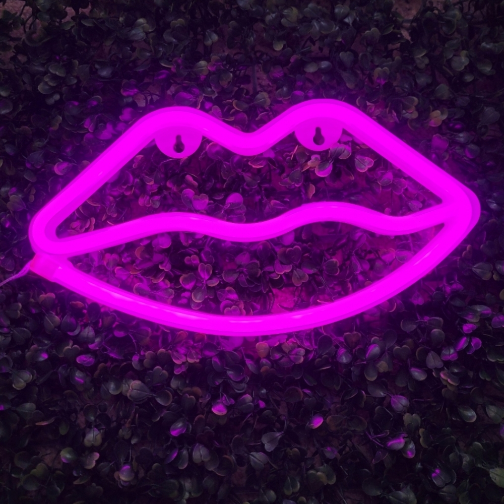💋Pink Lips Neon Sign - Picture 4 of 7